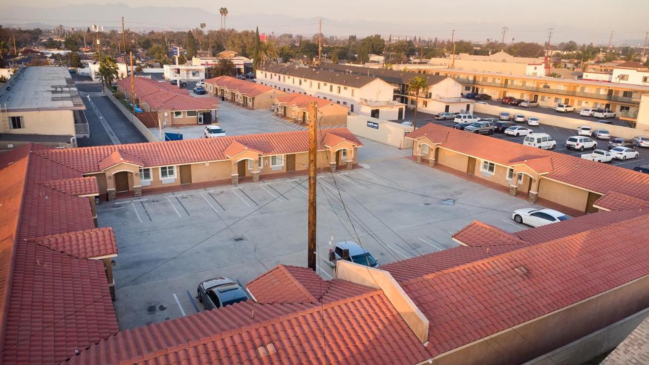 Diamond Bell Inn&Suites Exterior foto