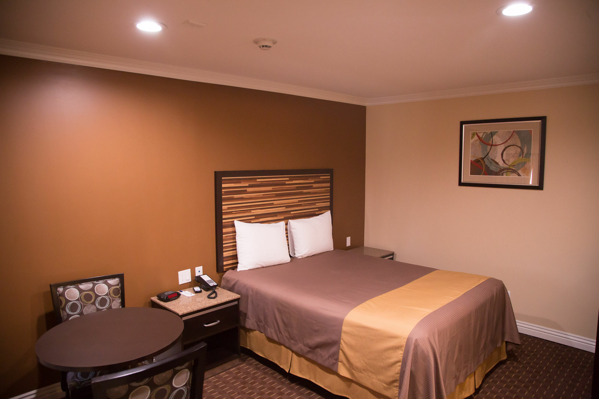 Diamond Bell Inn&Suites Exterior foto
